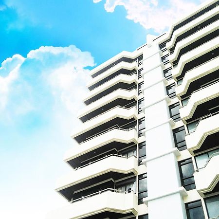 Appartamento Nantiruj Tower - นันทิรุจ ทาวเวอร์ เซอร์วิสอพาร์ทเม้นท์ สุขุมวิท ซอย 8 Bangkok Esterno foto