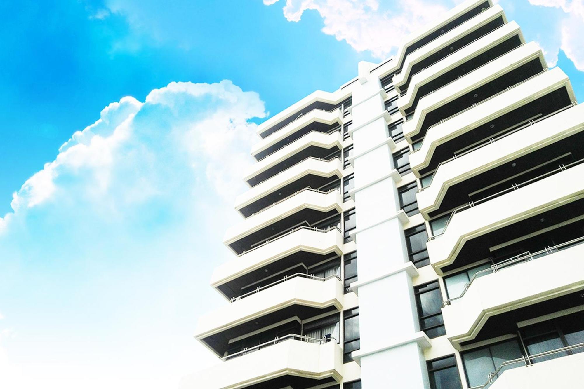 Appartamento Nantiruj Tower - นันทิรุจ ทาวเวอร์ เซอร์วิสอพาร์ทเม้นท์ สุขุมวิท ซอย 8 Bangkok Esterno foto
